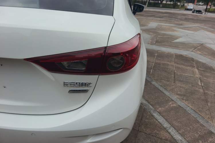Used Mazda 3 Axela 2017 Sedan 1.5L Automatic Comfort Model Emission Standard China V Right Rear Taillight