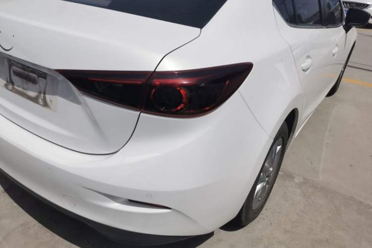 Used Mazda 3 Axela 2017 Sedan 1.5L Automatic Luxury Model Emission Standard China V Right Rear Taillight