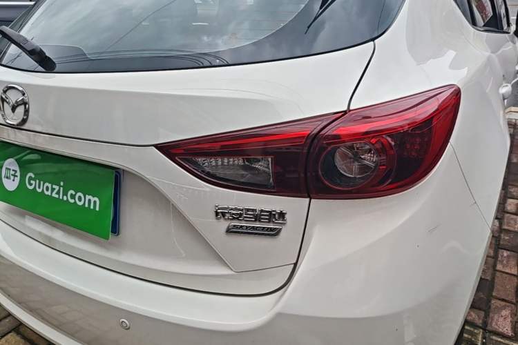 Used Mazda 3 Axela 2017 Hatchback 1.5L Automatic Luxury Model Emission Standard China V Right Rear Taillight