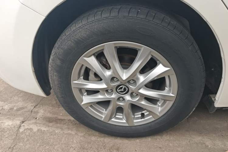 Used Mazda 3 Axela 2017 Sedan 1.5L Automatic Comfort Model Emission Standard China V Right Rear Wheel Hub