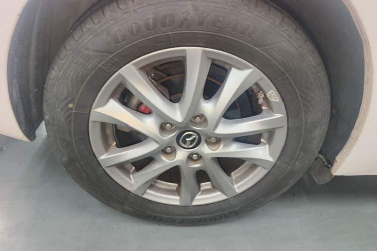 Used Mazda 3 Axela 2017 Hatchback 1.5L Automatic Luxury Model Emission Standard China V Right Rear Wheel Hub