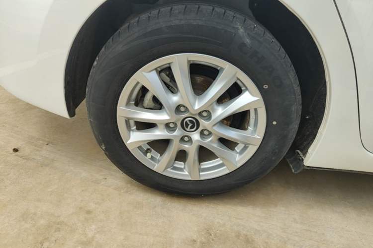 Used Mazda 3 Axela 2017 Sedan 1.5L Automatic Luxury Model Emission Standard China V Right Rear Wheel Hub