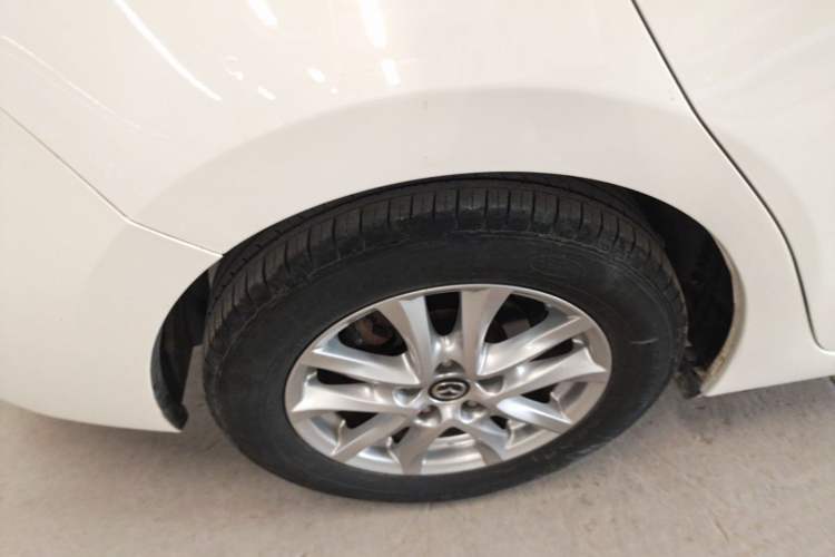 Used Mazda 3 Axela 2017 Sedan 1.5L Automatic Comfort Model Emission Standard China V Right Rear Wheel Hub