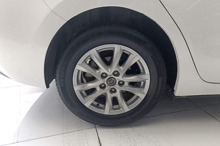 Used Mazda 3 Axela 2017 Sedan 1.5L Automatic Comfort Model Emission Standard China V Right Rear Wheel Hub