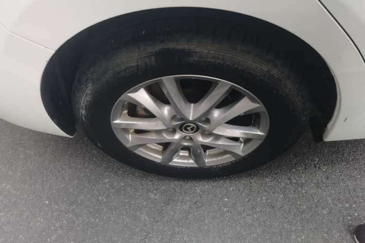 Used Mazda 3 Axela 2017 Sedan 1.5L Automatic Comfort Model Emission Standard China V Right Rear Wheel Hub