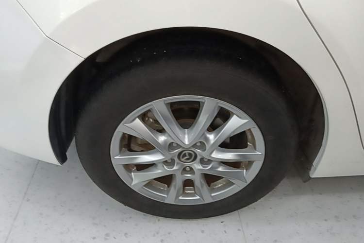 Used Mazda 3 Axela 2017 Sedan 1.5L Automatic Luxury Model Emission Standard China V Right Rear Wheel Hub