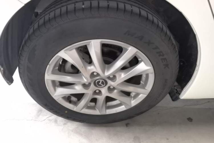 Used Mazda 3 Axela 2017 Sedan 1.5L Automatic Luxury Model Emission Standard China V Right Rear Wheel Hub