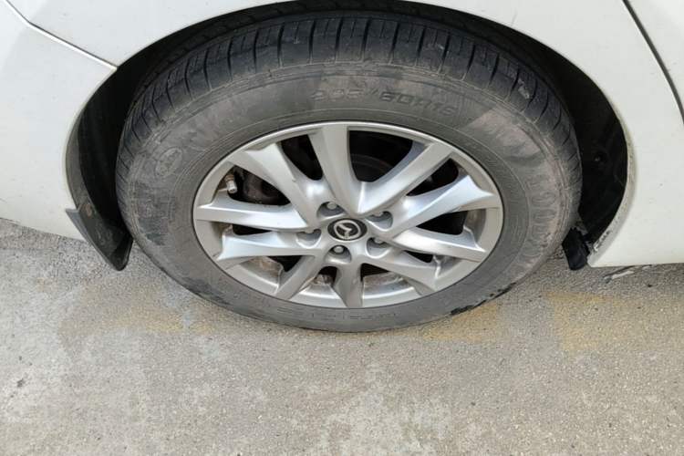 Used Mazda 3 Axela 2017 Sedan 1.5L Manual Comfort Model Emission Standard China V Right Rear Wheel Hub