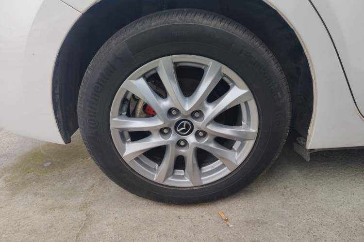 Used Mazda 3 Axela 2017 Sedan 1.5L Automatic Luxury Model Emission Standard China V Right Rear Wheel Hub