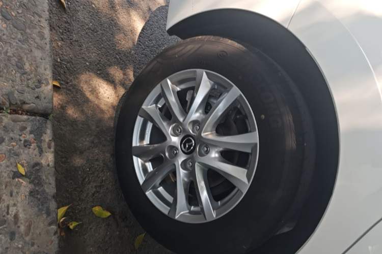 Used Mazda 3 Axela 2017 Sedan 1.5L Automatic Luxury Model Emission Standard China V Right Rear Wheel Hub