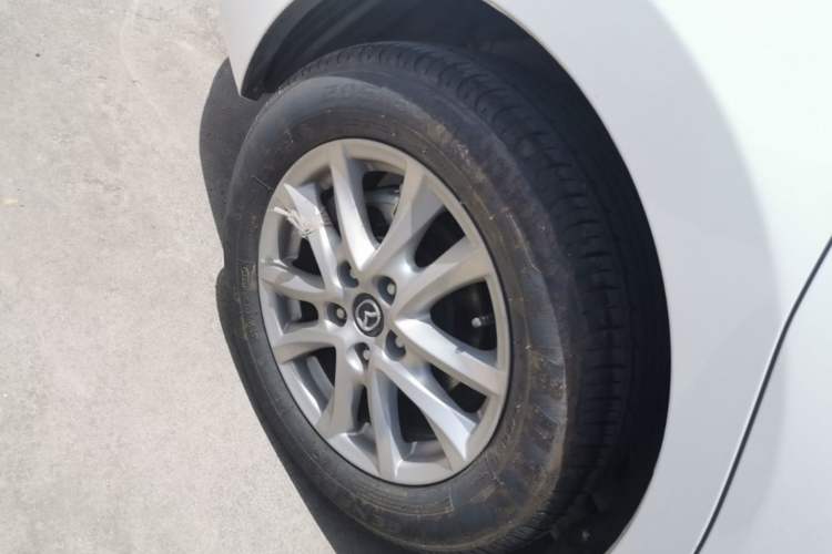Used Mazda 3 Axela 2017 Sedan 1.5L Automatic Luxury Model Emission Standard China V Right Rear Wheel Hub
