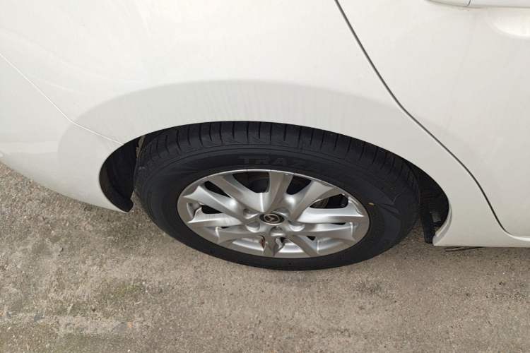 Used Mazda 3 Axela 2017 Sedan 1.5L Automatic Luxury Model Emission Standard China V Right Rear Wheel Hub