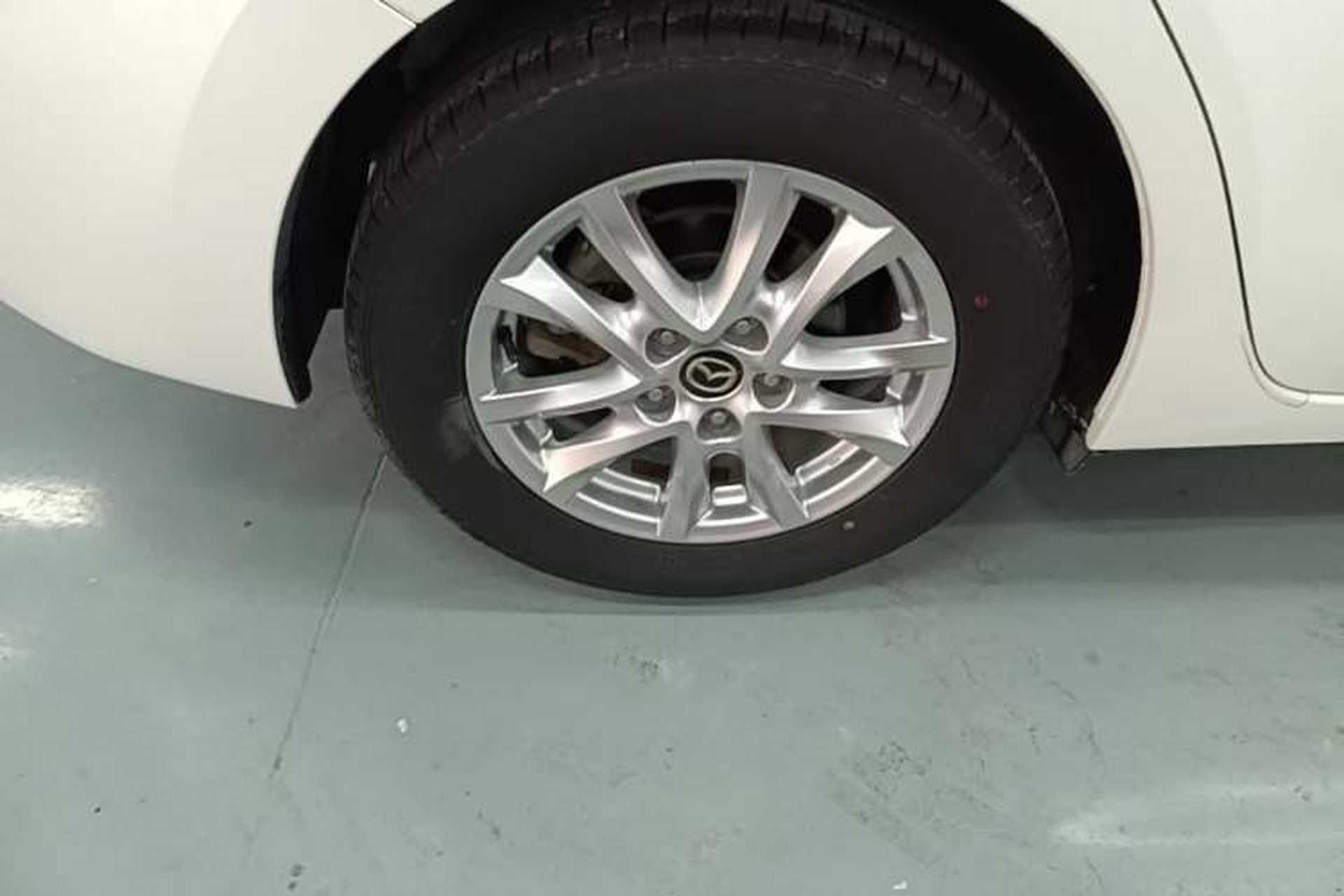 Used Mazda 3 Axela 2017 Sedan 1.5L Automatic Luxury Model Emission Standard China V Right Rear Wheel Hub
