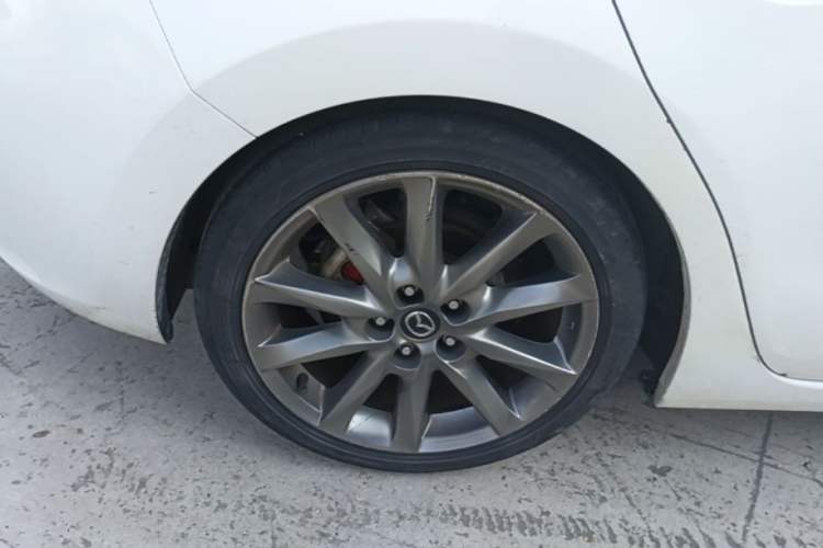 Used Mazda 3 Axela 2017 Hatchback 2.0L Automatic Luxury Model Emission Standard China V Right Rear Wheel Hub