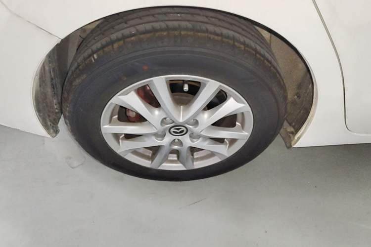Used Mazda 3 Axela 2017 Sedan 1.5L Automatic Comfort Model Emission Standard China V Right Rear Wheel Hub