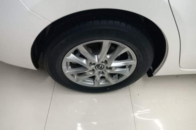 Used Mazda 3 Axela 2017 Sedan 1.5L Automatic Luxury Model Emission Standard China V Right Rear Wheel Hub