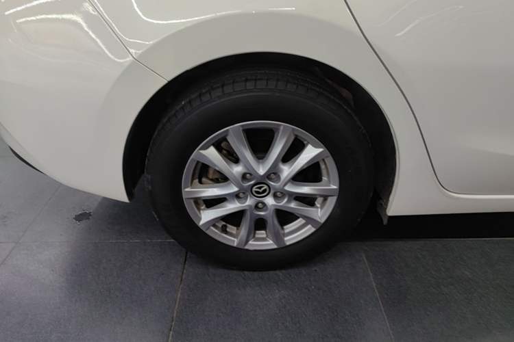 Used Mazda 3 Axela 2017 Sedan 1.5L Automatic Luxury Model Emission Standard China V Right Rear Wheel Hub