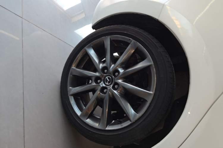 Used Mazda 3 Axela 2017 Hatchback 2.0L Automatic Luxury Model Emission Standard China V Right Rear Wheel Hub