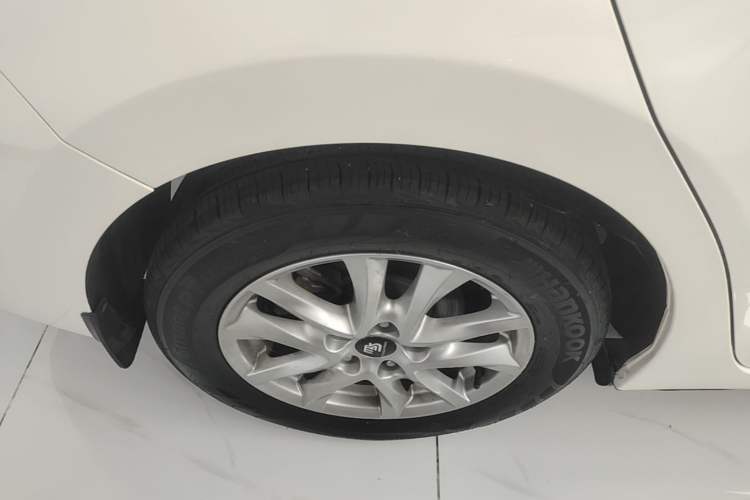 Used Mazda 3 Axela 2017 Sedan 1.5L Automatic Luxury Model Emission Standard China V Right Rear Wheel Hub