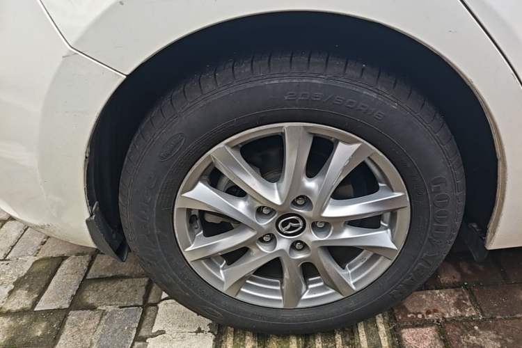 Used Mazda 3 Axela 2017 Hatchback 1.5L Automatic Luxury Model Emission Standard China V Right Rear Wheel Hub