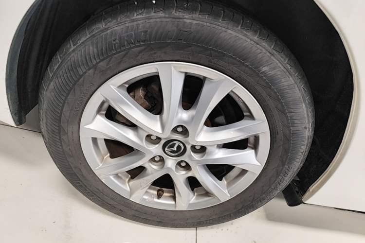 Used Mazda 3 Axela 2017 Sedan 1.5L Automatic Comfort Model Emission Standard China V Right Rear Wheel Hub