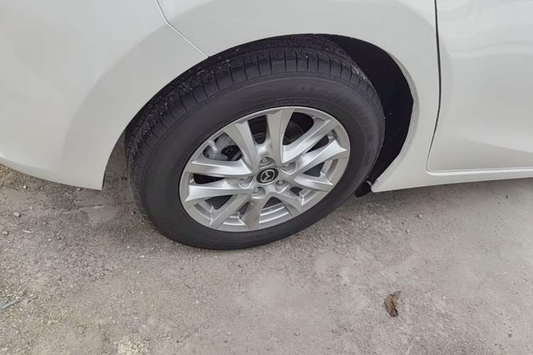 Used Mazda 3 Axela 2017 Hatchback 1.5L Automatic Luxury Model China VI Standard Right Rear Wheel Hub
