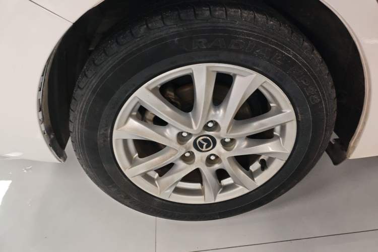 Used Mazda 3 Axela 2017 Sedan 1.5L Automatic Comfort Model Emission Standard China V Right Rear Wheel Hub