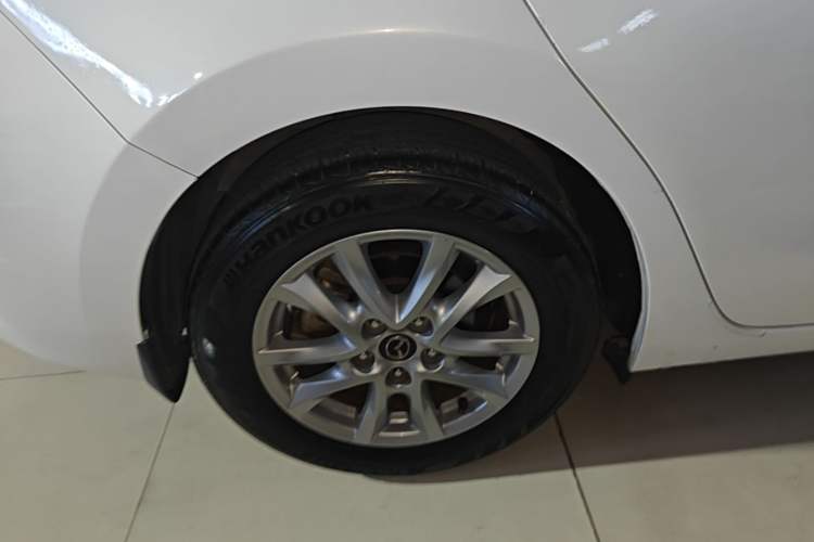 Used Mazda 3 Axela 2017 Sedan 1.5L Automatic Luxury Model Emission Standard China V Right Rear Wheel Hub