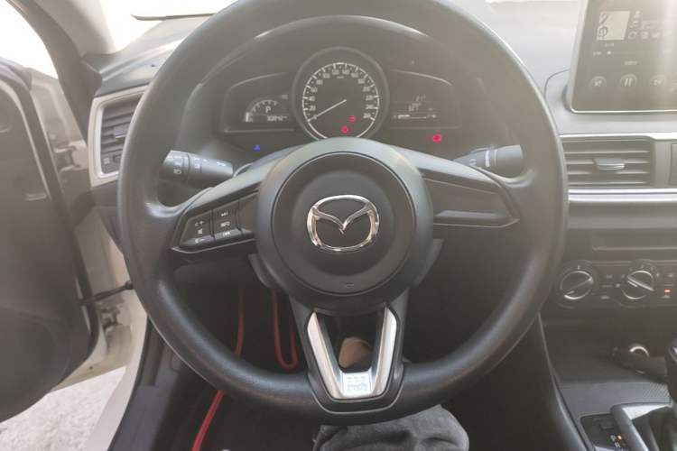 Used Mazda 3 Axela 2017 Sedan 1.5L Automatic Comfort Model Emission Standard China V Steering Wheel