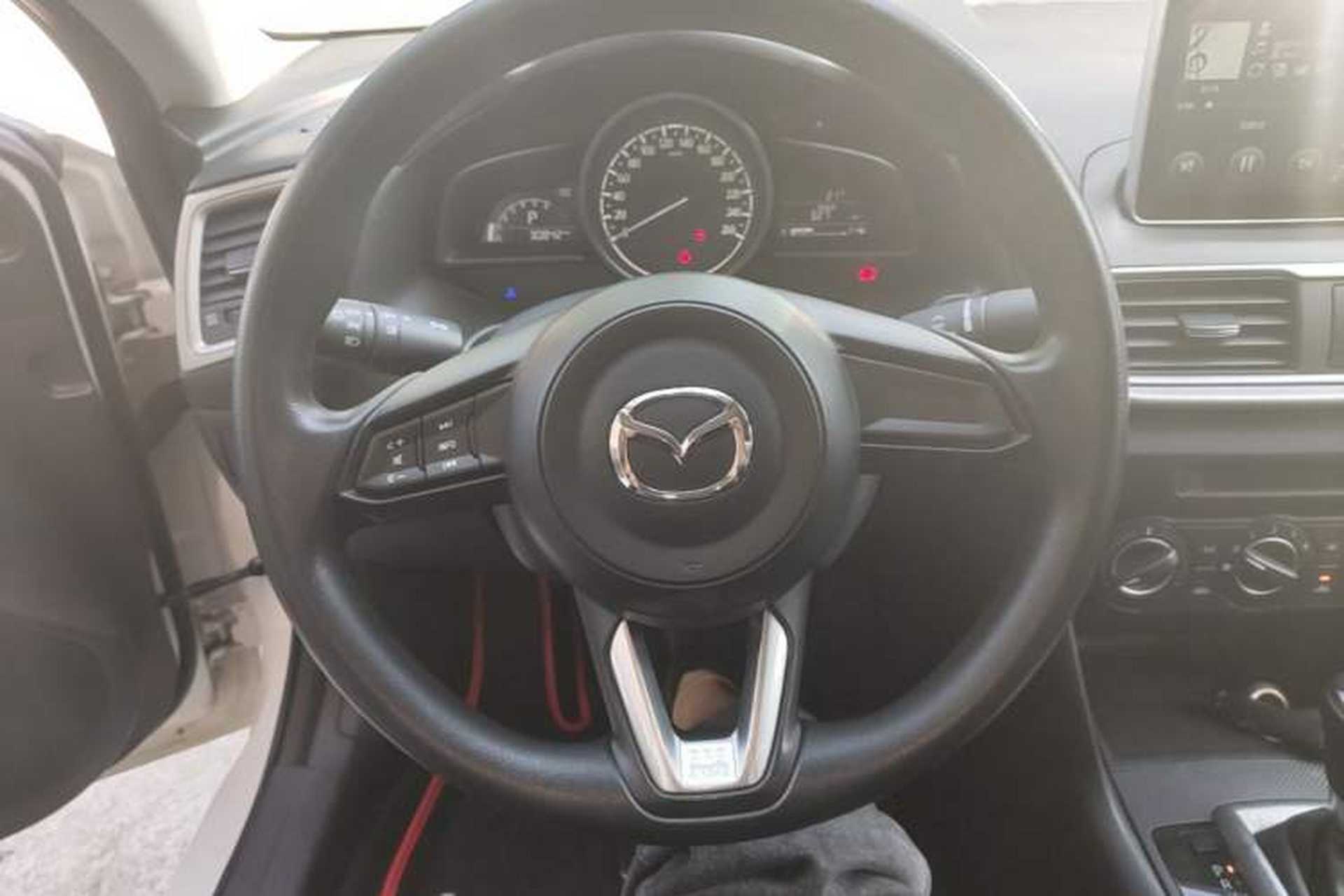 Used Mazda 3 Axela 2017 Sedan 1.5L Automatic Comfort Model Emission Standard China V Steering Wheel