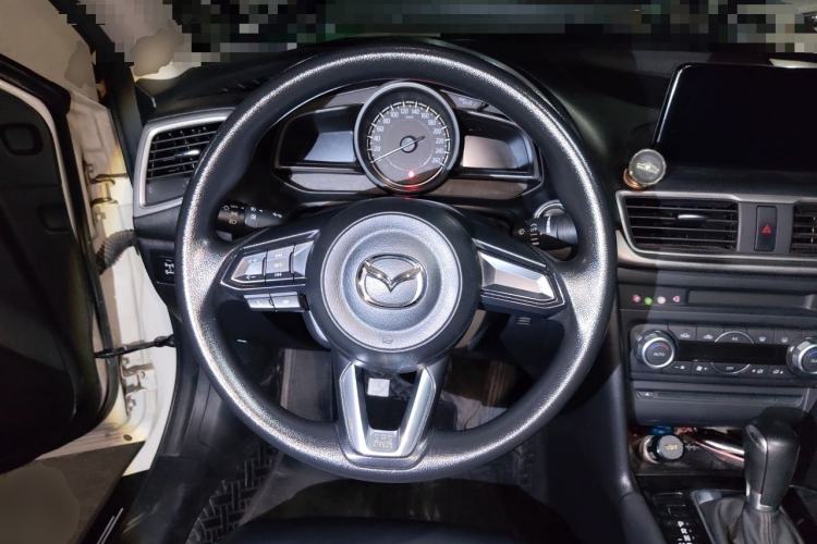 Used Mazda 3 Axela 2017 Sedan 1.5L Automatic Luxury Model Emission Standard China V Steering Wheel