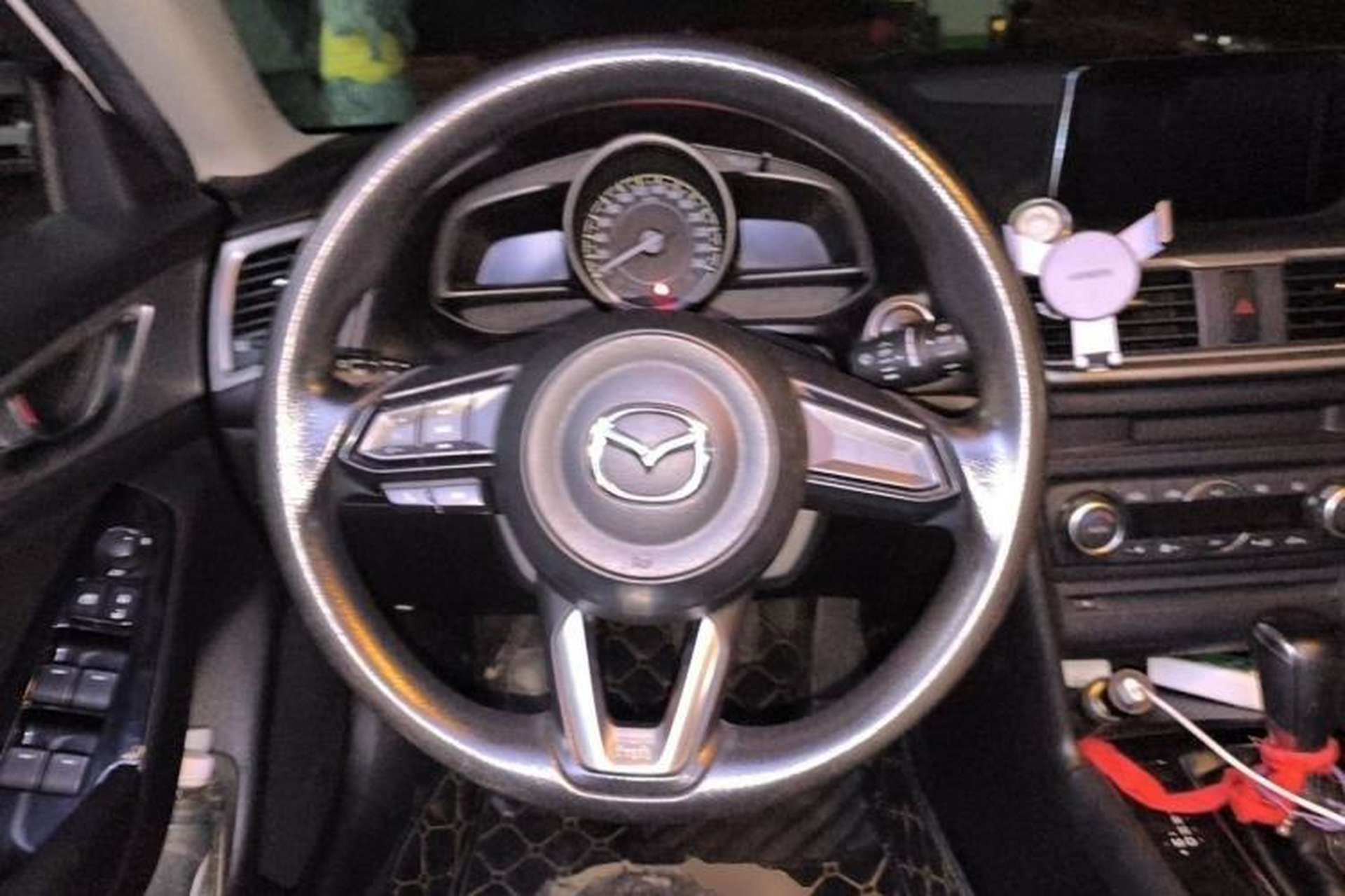 Used Mazda 3 Axela 2017 Hatchback 1.5L Automatic Luxury Model Emission Standard China V Steering Wheel