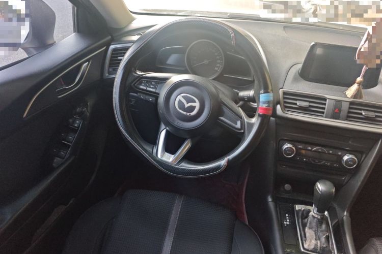 Used Mazda 3 Axela 2017 Sedan 1.5L Automatic Luxury Model Emission Standard China V Steering Wheel