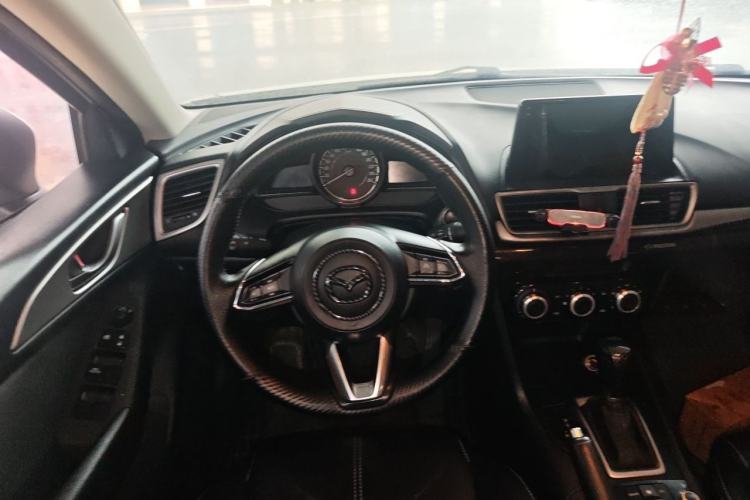 Used Mazda 3 Axela 2017 Sedan 1.5L Automatic Comfort Model Emission Standard China V Steering Wheel