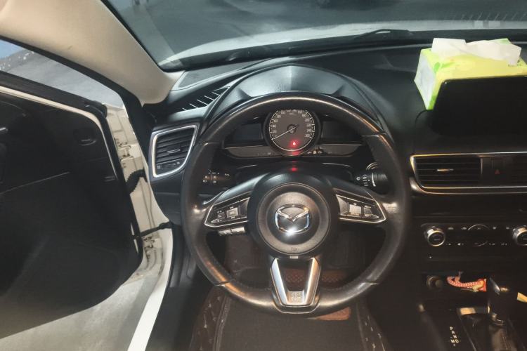 Used Mazda 3 Axela 2017 Sedan 2.0L Automatic Prestige Model China VI Standard Steering Wheel