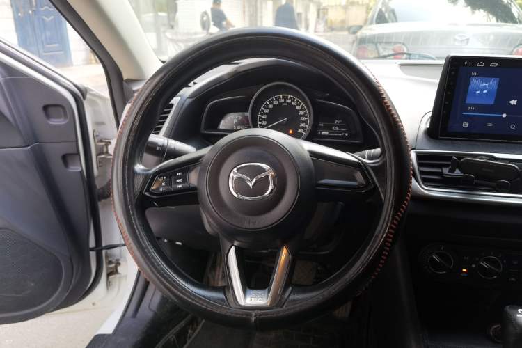 Used Mazda 3 Axela 2017 Sedan 1.5L Automatic Comfort Model Emission Standard China V Steering Wheel