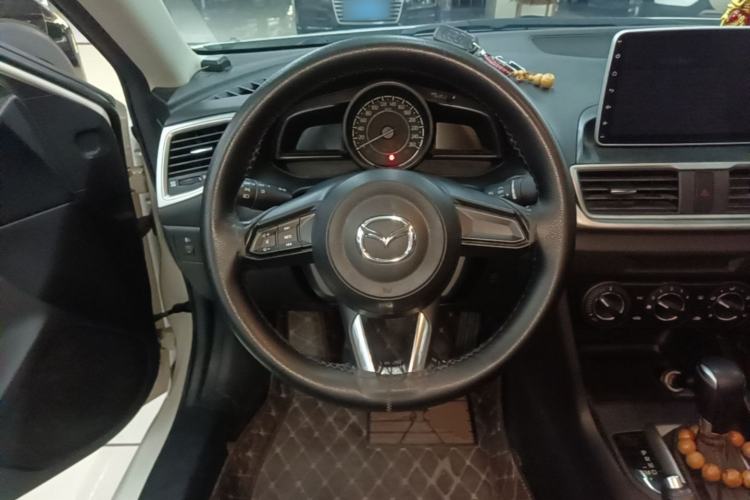 Used Mazda 3 Axela 2017 Sedan 1.5L Automatic Comfort Model Emission Standard China V Steering Wheel