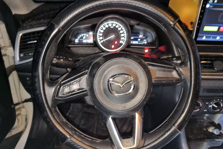 Used Mazda 3 Axela 2017 Hatchback 1.5L Automatic Comfort Model Emission Standard China V Steering Wheel