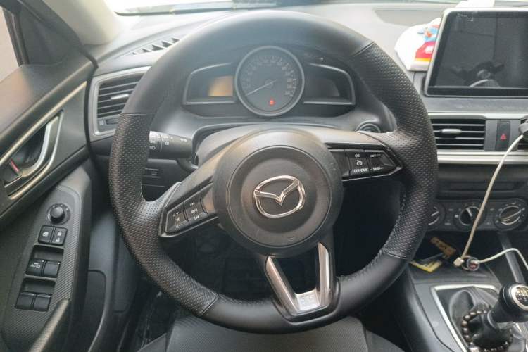 Used Mazda 3 Axela 2017 Sedan 1.5L Manual Comfort Model China VI Standard Steering Wheel