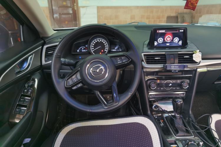 Used Mazda 3 Axela 2017 Sedan 1.5L Automatic Luxury Model Emission Standard China V Steering Wheel
