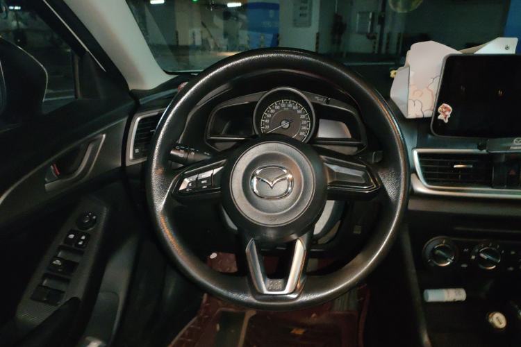 Used Mazda 3 Axela 2017 Sedan 1.5L Automatic Comfort Model Emission Standard China V Steering Wheel