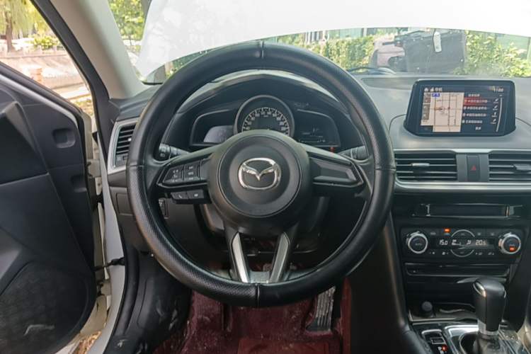 Used Mazda 3 Axela 2017 Sedan 1.5L Automatic Luxury Model Emission Standard China V Steering Wheel