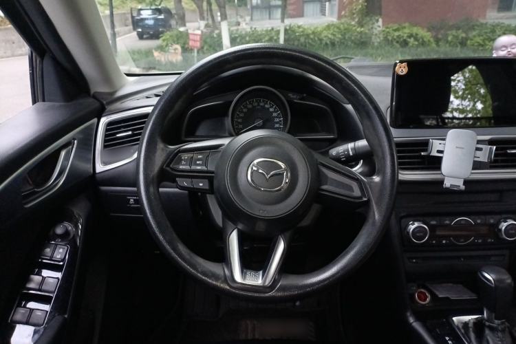 Used Mazda 3 Axela 2017 Sedan 1.5L Automatic Luxury Model Emission Standard China V Steering Wheel