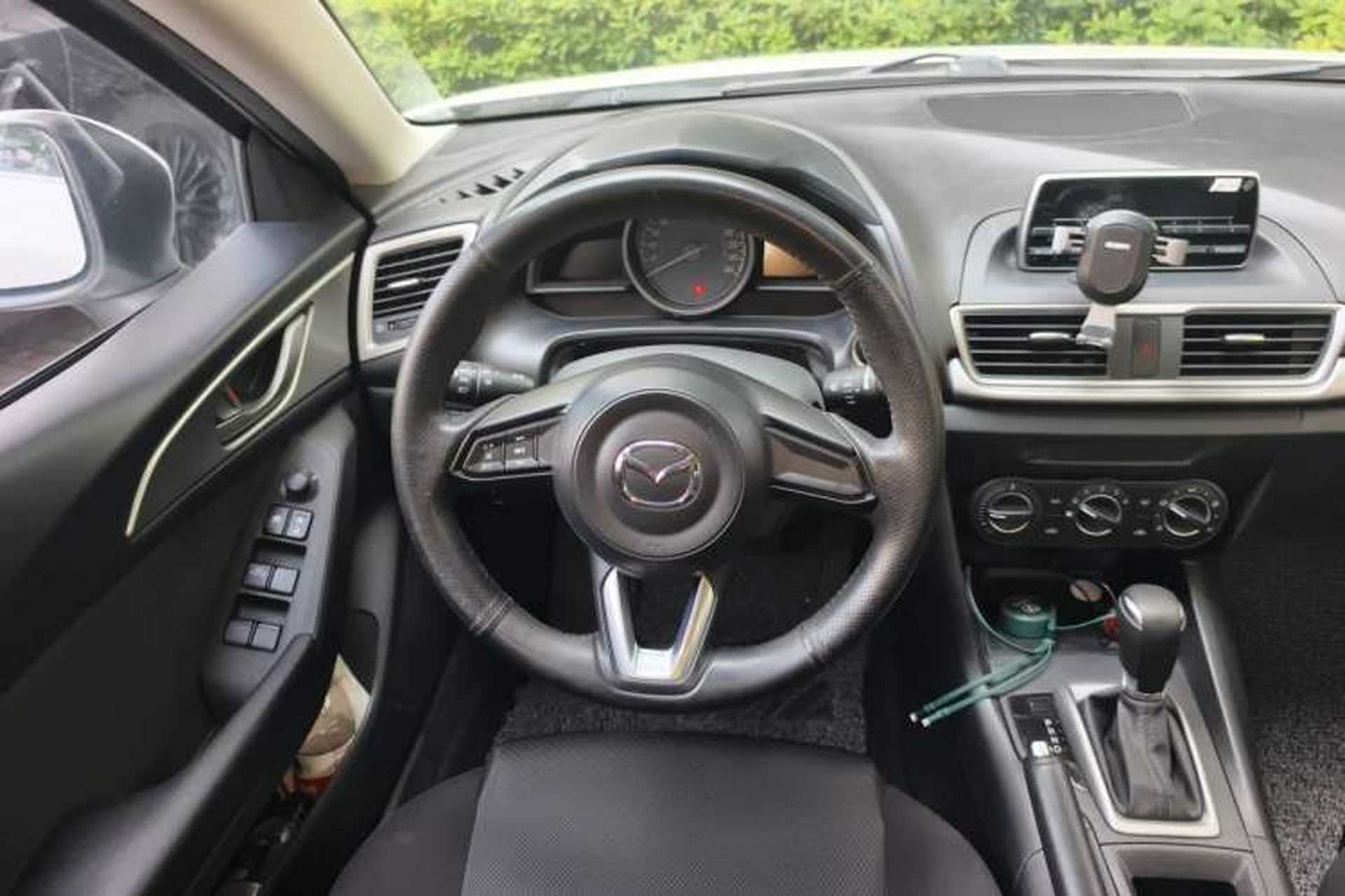 Used Mazda 3 Axela 2017 Sedan 1.5L Automatic Comfort Model Emission Standard China V Steering Wheel