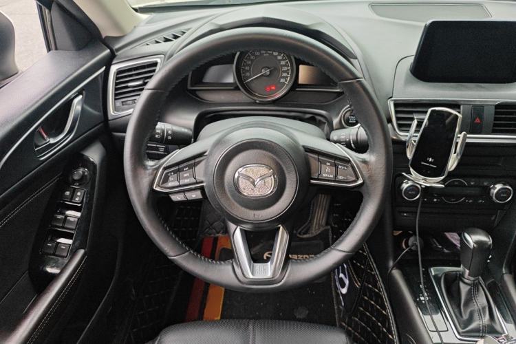 Used Mazda 3 Axela 2017 Sedan 2.0L Automatic Prestige Model China VI Standard Steering Wheel