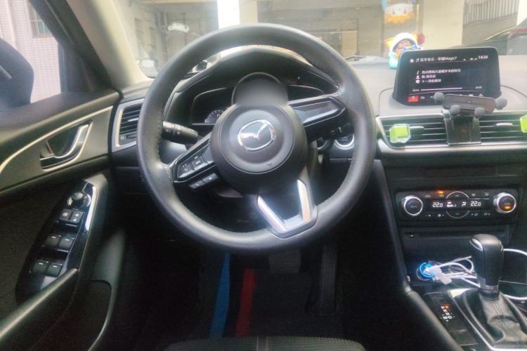 Used Mazda 3 Axela 2017 Sedan 1.5L Automatic Luxury Model Emission Standard China V Steering Wheel