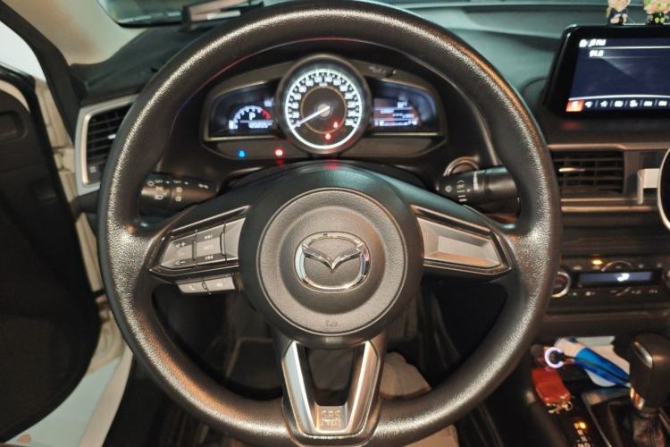 Used Mazda 3 Axela 2017 Sedan 1.5L Automatic Luxury Model Emission Standard China V Steering Wheel