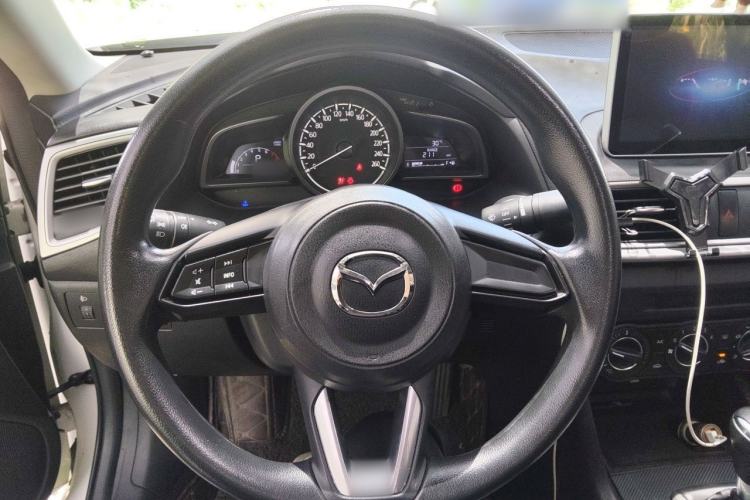 Used Mazda 3 Axela 2017 Sedan 1.5L Automatic Comfort Model Emission Standard China V Steering Wheel