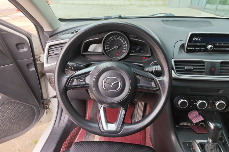 Used Mazda 3 Axela 2017 Sedan 1.5L Automatic Comfort Model Emission Standard China V Steering Wheel