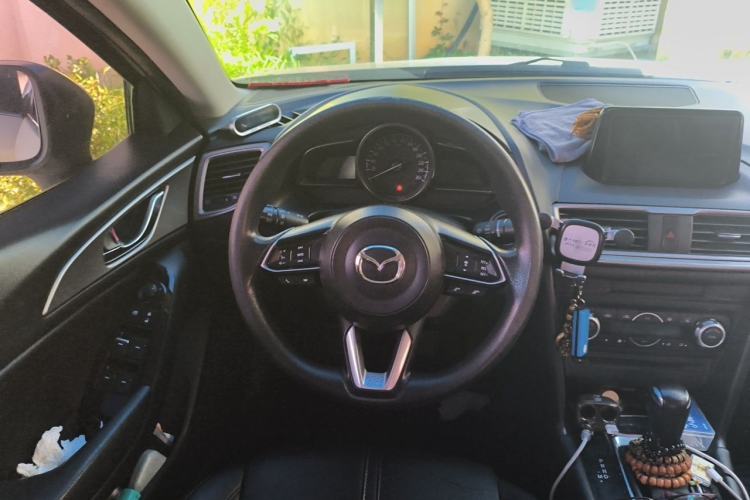 Used Mazda 3 Axela 2017 Sedan 1.5L Automatic Luxury Model Emission Standard China V Steering Wheel